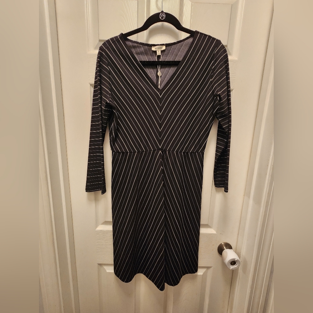 NWT Black and white V stripe dress Med